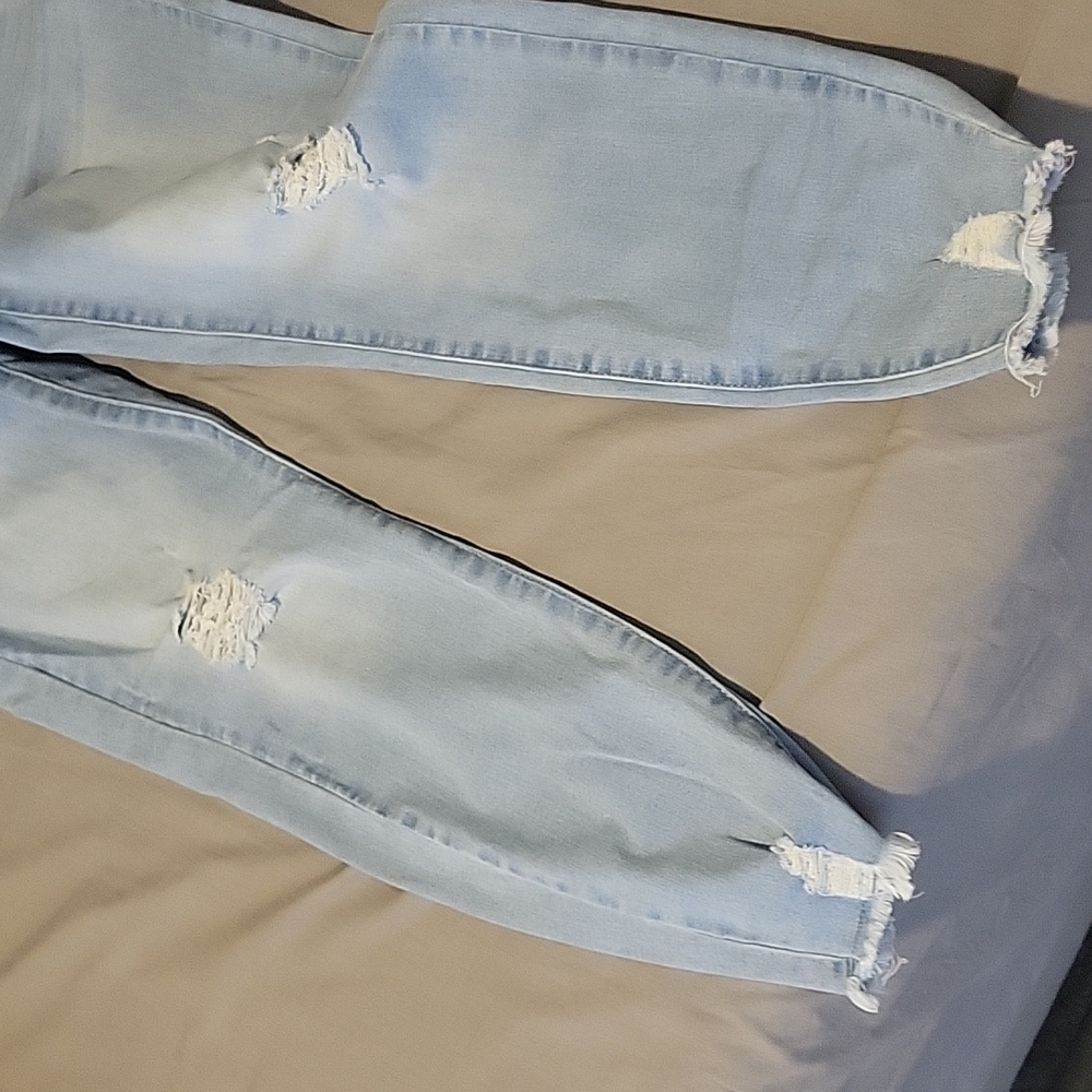 Distressed Crop Pant - Picture 2 of 9